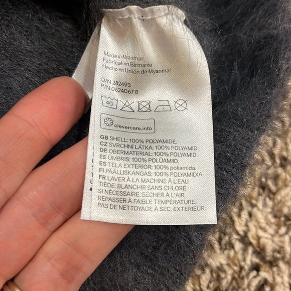 H&M Sweater - Picture 4 of 5